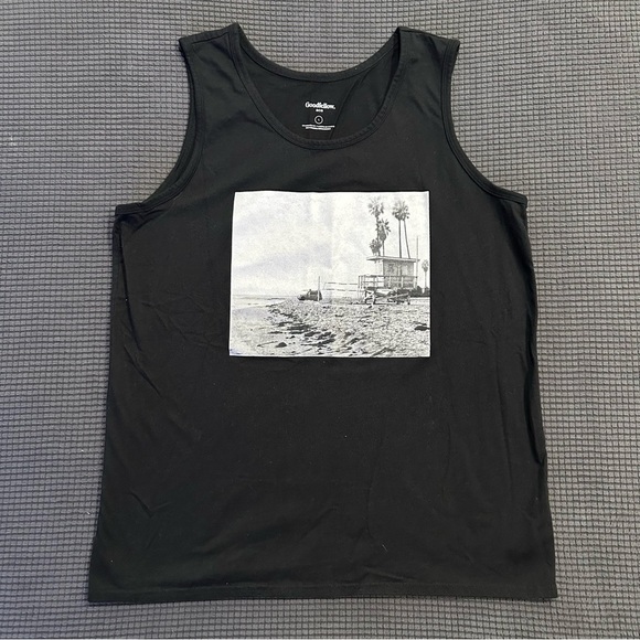LIMITED TIME $5 ITEM!! Goodfellow & Co Black Tank Top Large Beach Scene Graphic - Picture 1 of 3